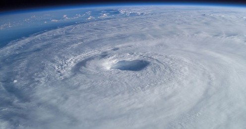 800px-Hurricane_Isabel_from_ISS